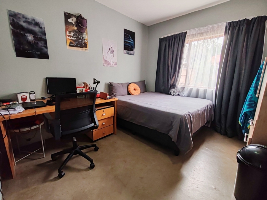 3 Bedroom Property for Sale in Mooivallei Park North West